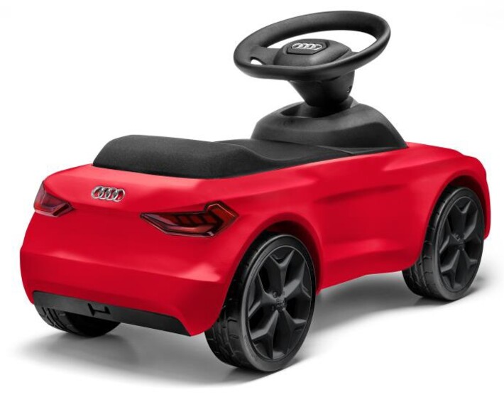 Audi Junior quattro lábbal hajtható kisautó, piros