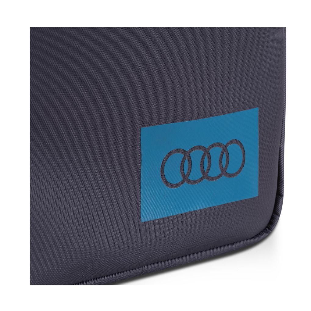Audi neszesszer, szürke