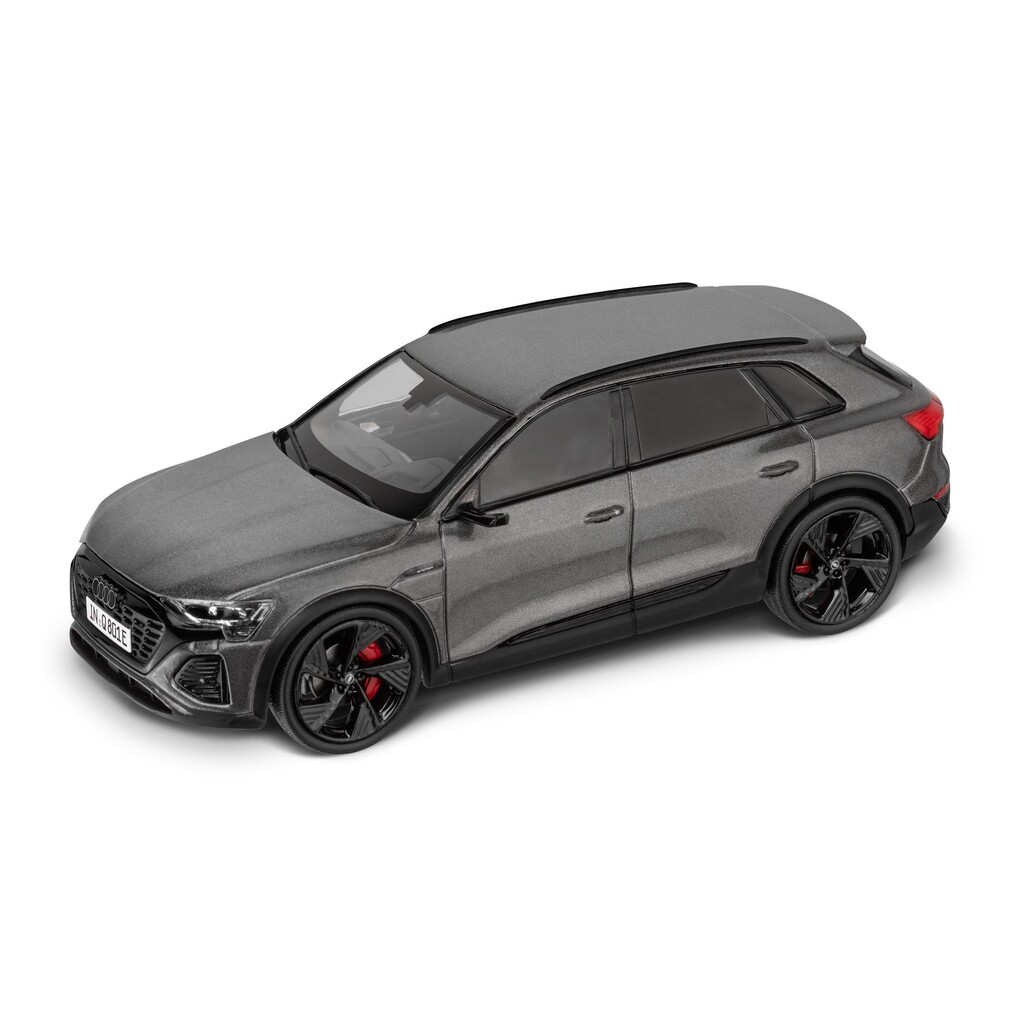 Audi Q8 e-tron modellautó, chronosszürke, 1:43 méretarány
